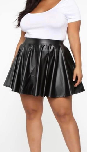 Plus Size Pleated Faux Leather Mini Skirt